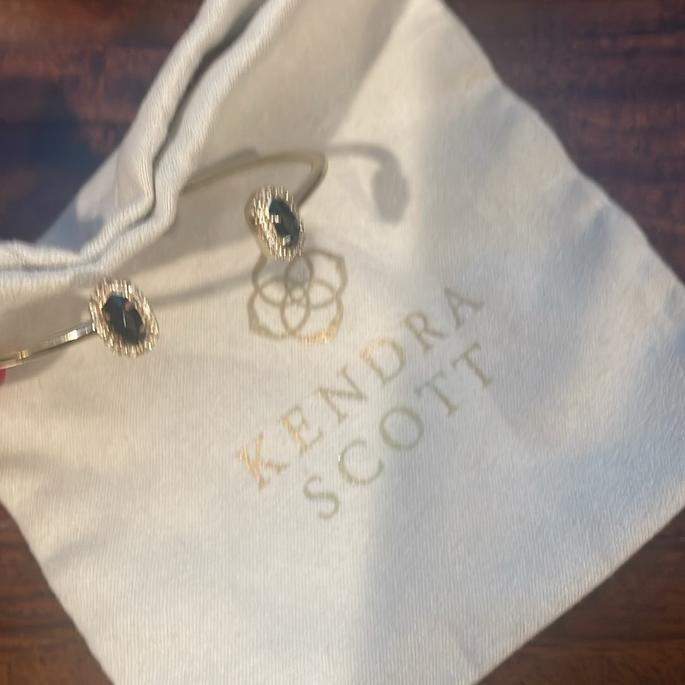 Kendra Scott bracelet